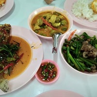 Photo taken at โรงอาหารรพ.สิรินทร by Tongs T. on 11/27/2018