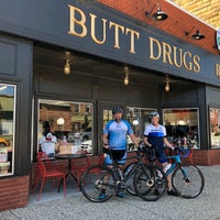 Foto tirada no(a) Butt Drugs por Erik H. em 8/24/2019