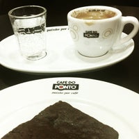 รูปภาพถ่ายที่ Café do Ponto โดย Fernando X. เมื่อ 2/7/2013