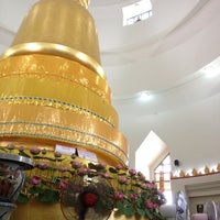 Photo taken at Wat Phra Si Mahathat by Phoo N. on 4/16/2013