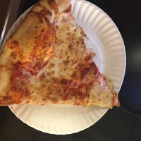 Foto scattata a Pizza Mercato da Tom M. il 10/19/2019
