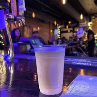Foto tirada no(a) Bourbon Street Drinkery por Tom M. em 12/3/2022