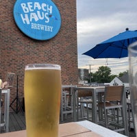 Photo taken at Beach Haus Brewery by Tom M. on 7/26/2022