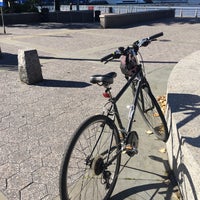 10/14/2016 tarihinde Tom M.ziyaretçi tarafından Waterfront Bicycle Shop'de çekilen fotoğraf