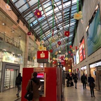 Photo taken at Köln Hauptbahnhof by David B. on 4/11/2018