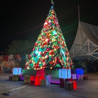Photo taken at Universal Globe by Brian F. on 12/22/2023