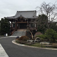 Photo taken at 最勝寺 by Kotaro S. on 3/10/2016