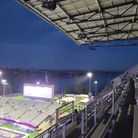 Foto scattata a Alaska Airlines Field at Husky Stadium da Joe O. il 11/20/2022