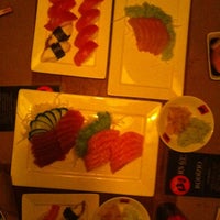 Das Foto wurde bei Sushi Yama von Jullye z. am 10/1/2012 aufgenommen