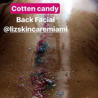 รูปภาพถ่ายที่ Liz Skincare โดย Liz M. เมื่อ 6/23/2017
