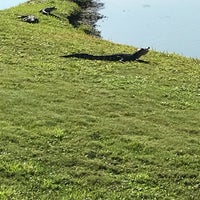 รูปภาพถ่ายที่ North Shore Golf Course โดย Mark เมื่อ 8/15/2018