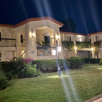 รูปภาพถ่ายที่ Quinta Dorada Hotel &amp;amp; Suites โดย *An V. เมื่อ 11/11/2021