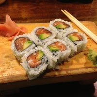 6/29/2013 tarihinde Tomo N.ziyaretçi tarafından Bamboo Sushi Bar . Hibachi Express'de çekilen fotoğraf