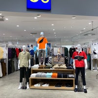Gu Clothing Store