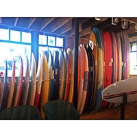 Foto tirada no(a) Killer Dana Surf Shop por Plach V. em 6/6/2014