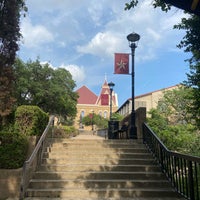 Foto diambil di Texas State University oleh Spicytee O. pada 8/5/2021