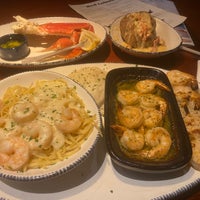 Photo taken at Red Lobster by Alejandro E. on 8/17/2023