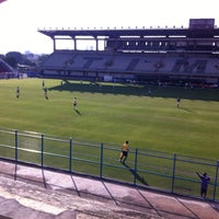 Photo taken at Estádio Alfredo Schürig (Fazendinha) by André Z. on 6/24/2017