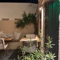 9/5/2022 tarihinde Alma A.ziyaretçi tarafından Rosemary Restaurant Santorini'de çekilen fotoğraf