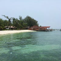 Derawan Beach Cafe Cottage Resort