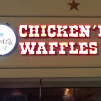 2/22/2016 tarihinde Kenny H.ziyaretçi tarafından Boom! Chicken n&amp;#39; Waffles'de çekilen fotoğraf