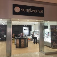 Sunglass Hut 21 visitors