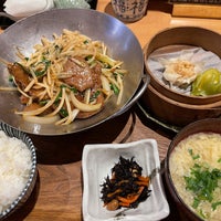 Photo taken at 中華麺ダイニング 鶴亀飯店 by T 1. on 12/9/2021