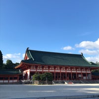 Photo taken at Heian Jingu Shrine by Hiromitsu H. on 7/17/2021
