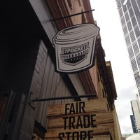 2/27/2015 tarihinde Jed D.ziyaretçi tarafından 2Pocket Fairtrade Espresso Bar and Store'de çekilen fotoğraf