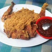 Review Ayam Goreng Suharti