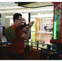 Photo taken at The Fairground @ Avenue Of The Stars (Lippo Mall Kemang) by BrandyCoke on 12/29/2012