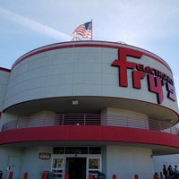 Review Fry's Electronics