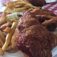 Photo taken at Gus’s World Famous Fried Chicken by hiroseki on 5/3/2019