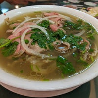 Photo taken at Phở Bằng by Michael Y. on 10/27/2018
