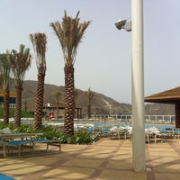 Photo taken at Oceanic Khorfakkan Resort &amp;amp; Spa by Man city on 5/9/2013