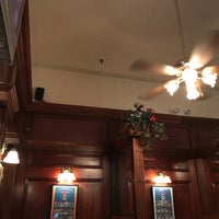 Foto tomada en The Triple Crown Ale House &amp;amp; Restaurant  por Frankie S. el 9/29/2018