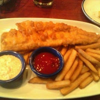 Photo taken at Red Lobster by Dollyfan N. on 11/28/2012