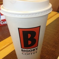 Foto tirada no(a) BIGGBY COFFEE por Janaya em 12/3/2012
