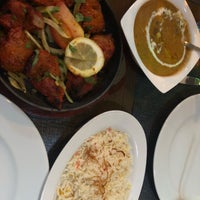 6/21/2018 tarihinde Carolziyaretçi tarafından Basmati Indian Restaurant'de çekilen fotoğraf
