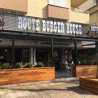 Photo taken at Route Burger House by Uğur D. on 11/28/2016
