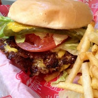 Photo taken at Freddy&amp;#39;s Frozen Custard &amp;amp; Steakburgers by Don&amp;#39;t Want Swarm on 2/1/2013