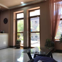 Foto diambil di Yerevan Deluxe Hotel oleh Azade O. pada 6/19/2018