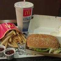 Foto tomada en McDonald&amp;#39;s  por Martin el 11/27/2012