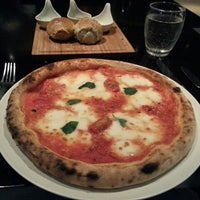 8/9/2013 tarihinde David J.ziyaretçi tarafından Favola Italian Restaurant 法沃莱意大利餐厅'de çekilen fotoğraf