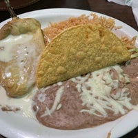 Das Foto wurde bei El Potro Mexican Restaurant von Lezley B. am 11/9/2023 aufgenommen