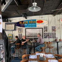 Foto tirada no(a) Black Duck Cafe por Marty N. em 5/18/2019