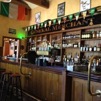 รูปภาพถ่ายที่ Paddy&#39;s Irish Pub โดย Chris B. เมื่อ 4/20/2013
