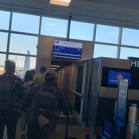 Photo taken at Terminal 2-Humphrey by Jason on 10/10/2022