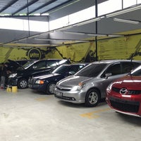 Photo taken at Yellow Auto Detailing by sung S. on 2/19/2013
