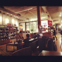 Foto tirada no(a) The Barber Lounge por Reyner T. em 11/21/2012